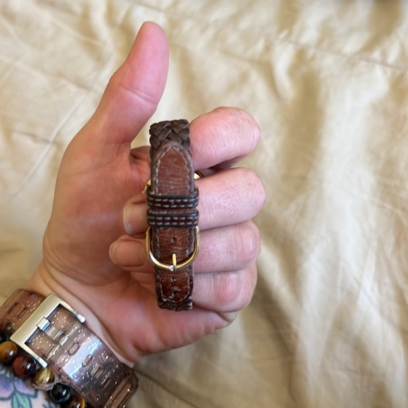 Women’s guess watch in the glow - Picture 3 of 6